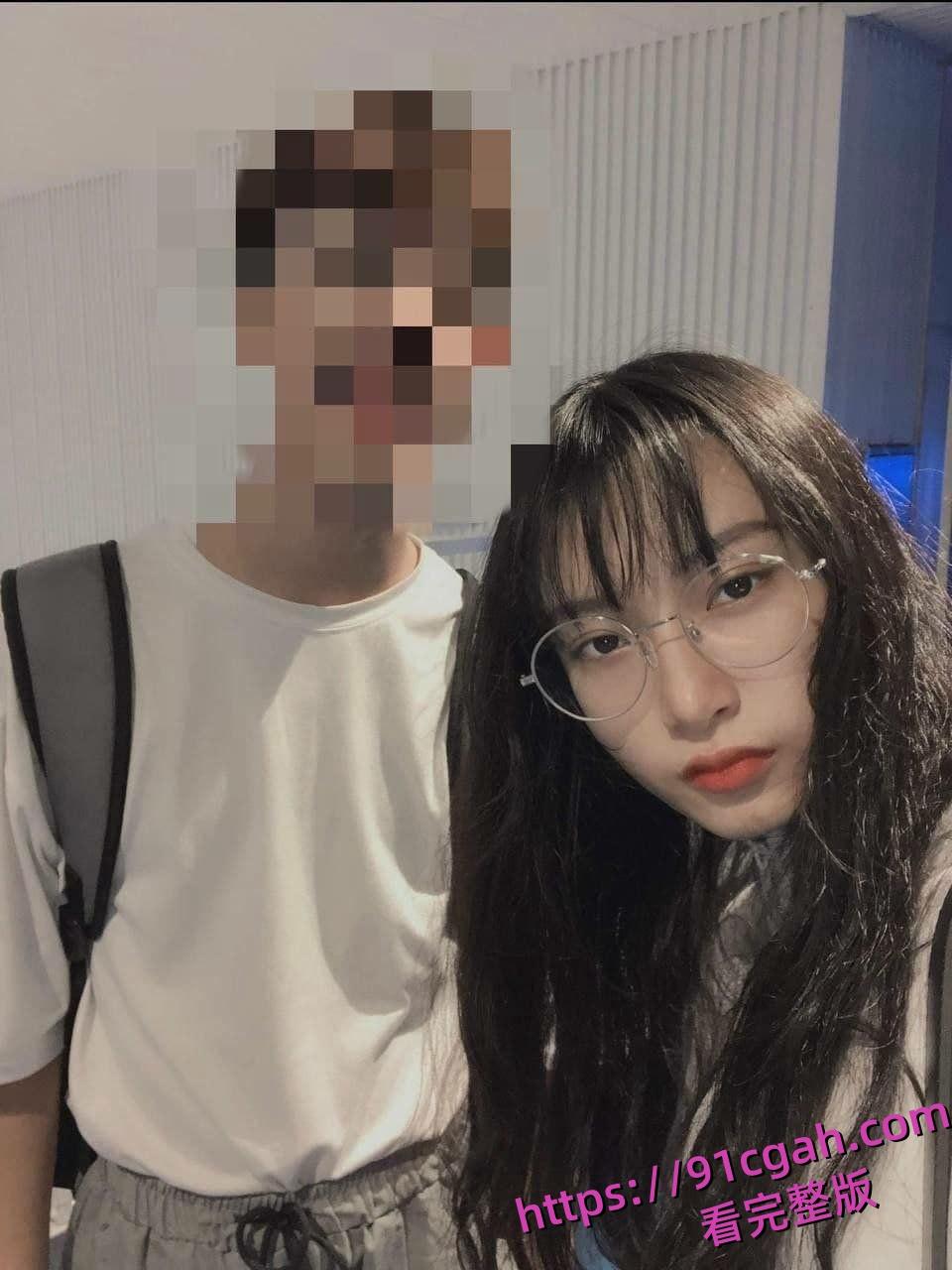 山东青岛大学校花在恋爱四年间,瞒着男友在校外兼职下海拍片 第1张 山东青岛大学校花在恋爱四年间,瞒着男友在校外兼职下海拍片 第1张