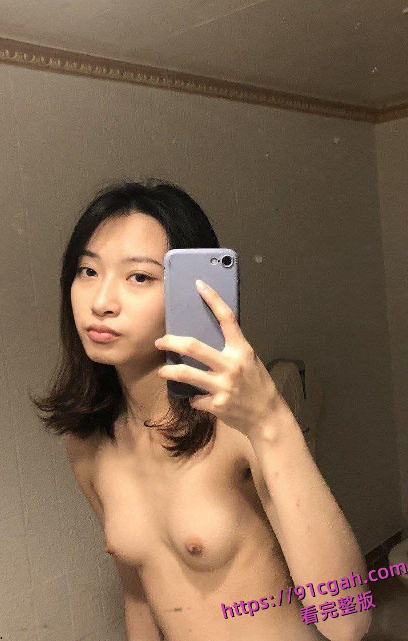 山东青岛大学校花在恋爱四年间,瞒着男友在校外兼职下海拍片 第3张 山东青岛大学校花在恋爱四年间,瞒着男友在校外兼职下海拍片 第3张