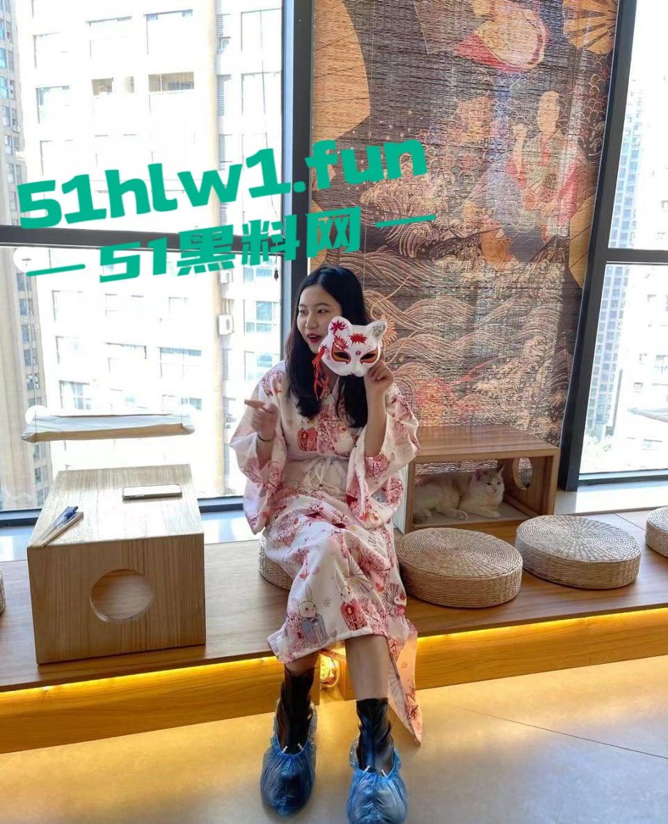 福建师范大学05后骚浪小母狗大曝光，被金主包养的大学生妹子，制服抖奶玩后入骚气冲天！  第2张