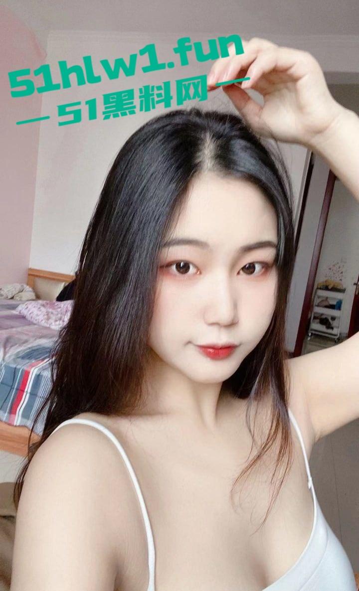 福建师范大学05后骚浪小母狗大曝光，被金主包养的大学生妹子，制服抖奶玩后入骚气冲天！  第10张