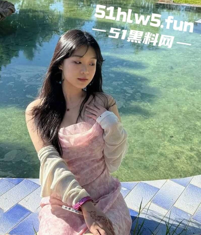 四川极品美女【李晓欣】身材完美,床技高超小母狗被绿帽男友和好兄弟前后夹击,双洞齐开视频流出。 第9张 四川极品美女【李晓欣】身材完美,床技高超小母狗被绿帽男友和好兄弟前后夹击,双洞齐开视频流出。 第9张