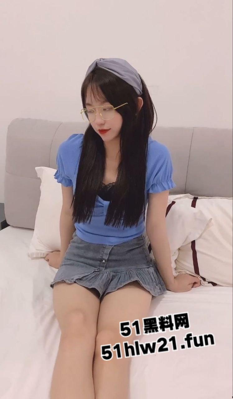 超美玉女91女神【不见星空】火遍全网性感嫩妹,穿性感包臀裙秀修长美腿和口活技巧,肥美翘臀后入太刺激了。 第1张 超美玉女91女神【不见星空】火遍全网性感嫩妹,穿性感包臀裙秀修长美腿和口活技巧,肥美翘臀后入太刺激了。 第1张