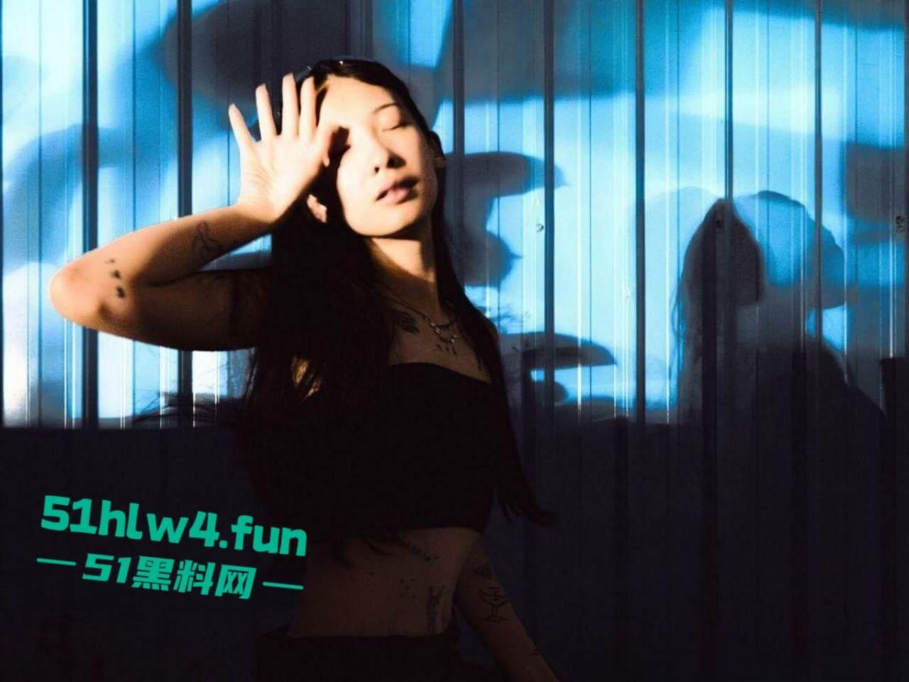 御姐级精神小妹【崔雪】高颜值纹身反差婊,身材纤细腿长逆天细腰翘臀美乳饱满 裸体自拍勾引大哥。 第8张 御姐级精神小妹【崔雪】高颜值纹身反差婊,身材纤细腿长逆天细腰翘臀美乳饱满 裸体自拍勾引大哥。 第8张