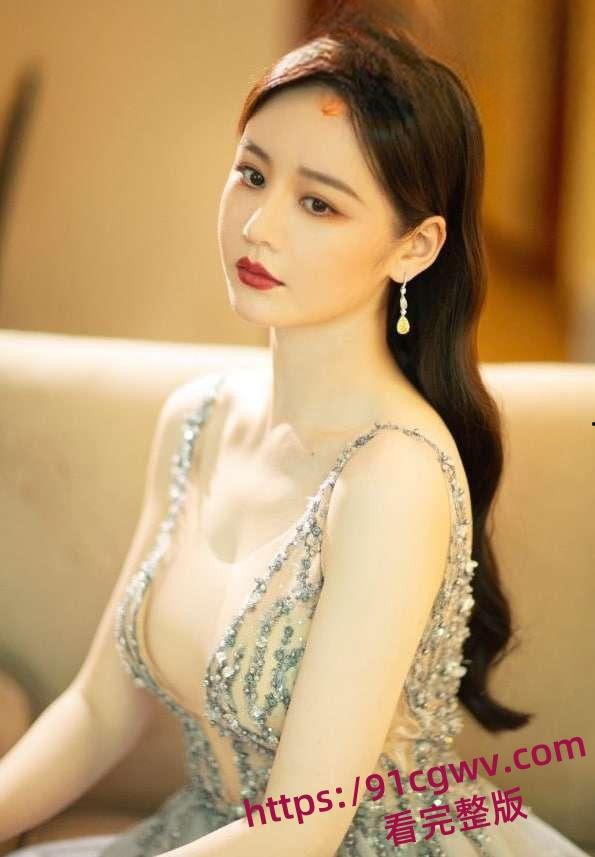 追龙2女主角,晶女郎邱意浓,直播时大方露奶给大家看,难怪王晶对她这么喜欢,原来奶子这么大 第2张 追龙2女主角,晶女郎邱意浓,直播时大方露奶给大家看,难怪王晶对她这么喜欢,原来奶子这么大 第2张