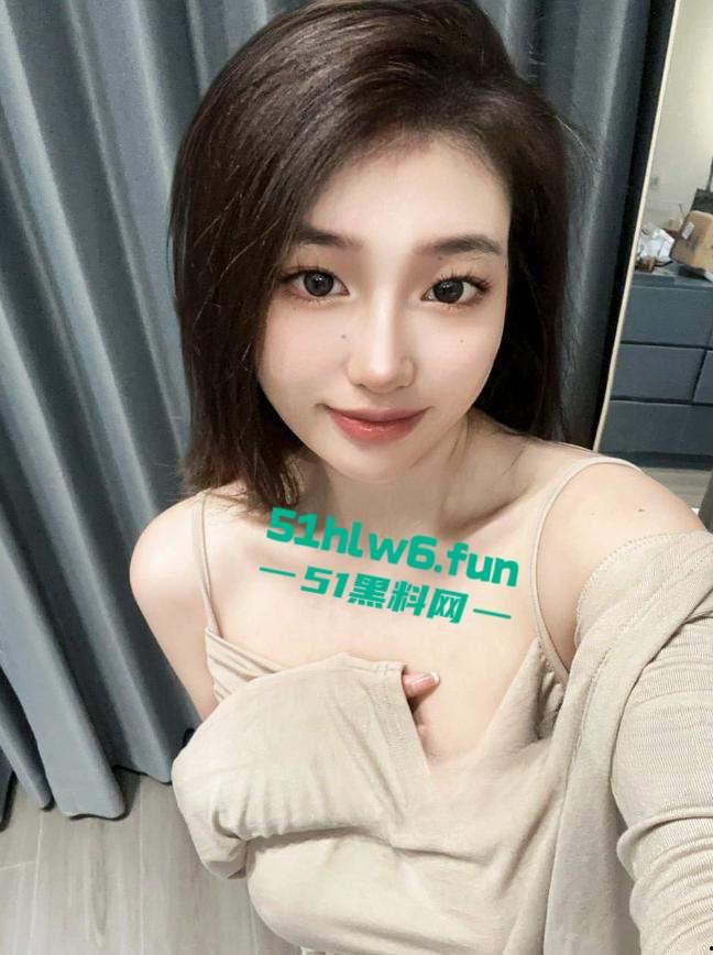 抖音网红【Aying】和男友爱爱视频流出,激情骑乘后入爆操,全程露脸呻吟不断。 第1张 抖音网红【Aying】和男友爱爱视频流出,激情骑乘后入爆操,全程露脸呻吟不断。 第1张