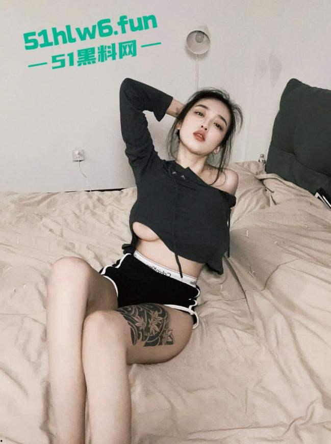 抖音网红【Aying】和男友爱爱视频流出,激情骑乘后入爆操,全程露脸呻吟不断。 第6张 抖音网红【Aying】和男友爱爱视频流出,激情骑乘后入爆操,全程露脸呻吟不断。 第6张