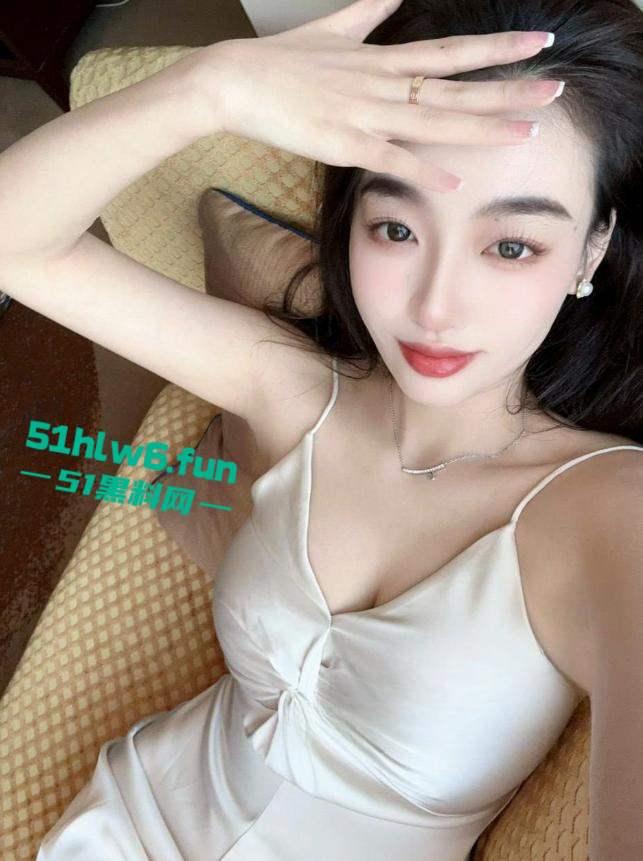 抖音网红【Aying】和男友爱爱视频流出,激情骑乘后入爆操,全程露脸呻吟不断。 第7张 抖音网红【Aying】和男友爱爱视频流出,激情骑乘后入爆操,全程露脸呻吟不断。 第7张