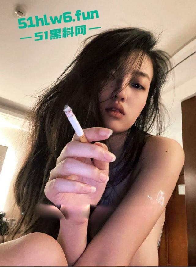 抖音网红【Aying】和男友爱爱视频流出,激情骑乘后入爆操,全程露脸呻吟不断。 第8张 抖音网红【Aying】和男友爱爱视频流出,激情骑乘后入爆操,全程露脸呻吟不断。 第8张