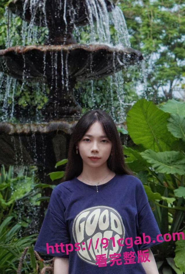 华人留学生刘敏被鬼佬们像狗一样的调教,床上的时候一直学狗 第3张 华人留学生刘敏被鬼佬们像狗一样的调教,床上的时候一直学狗 第3张