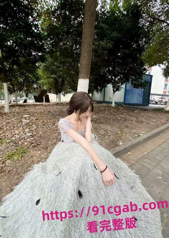 华人留学生刘敏被鬼佬们像狗一样的调教,床上的时候一直学狗 第5张 华人留学生刘敏被鬼佬们像狗一样的调教,床上的时候一直学狗 第5张