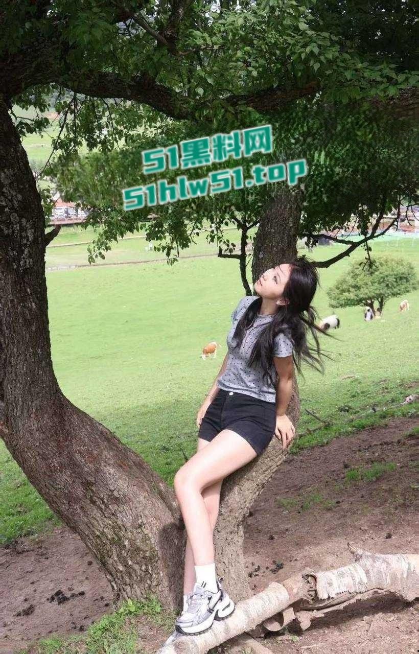 拜金女学生妹【欧阳姗姗】背着男友兼职外围,全国可飞,兔女郎装扮伺候金主爸爸,劲爆视频流出! 第10张 拜金女学生妹【欧阳姗姗】背着男友兼职外围,全国可飞,兔女郎装扮伺候金主爸爸,劲爆视频流出! 第10张