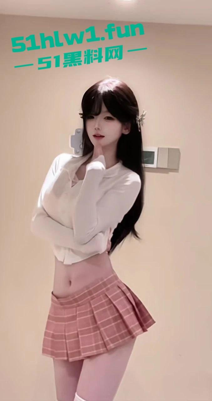 抖音85w粉萝莉女网红【疯狂星cheese】单身纯爱人设遭粉丝揭穿，私下约会男网红怀孕流产性爱视频被曝。  第2张