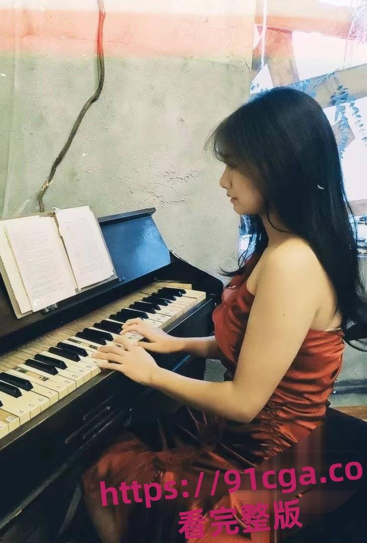 南京艺术学院清纯女大学生『赵思燕』沦为金主玩物！3P调教视频流出！  第4张