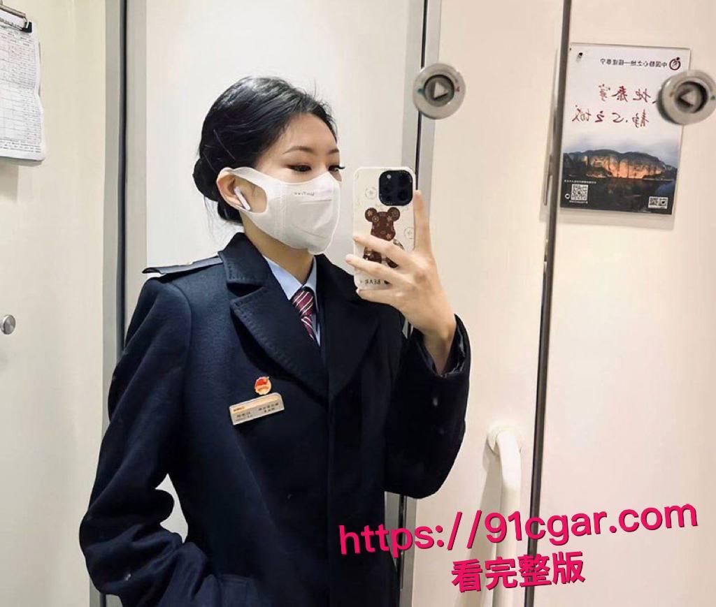 沈阳铁路乘务员朱晓盈被曝出外网福利姬 盈盈 夜晚车厢口交后入 金主副驾被狂操到哭喊求饶！  第3张