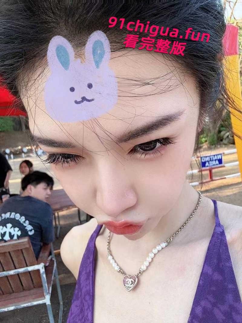 天津顶级名媛【黄丽娜】线下援交视频曝光,疯狂式口交深喉被金主爆操爽的直翻白眼,肩部纹身实锤无疑! 第1张 天津顶级名媛【黄丽娜】线下援交视频曝光,疯狂式口交深喉被金主爆操爽的直翻白眼,肩部纹身实锤无疑! 第1张