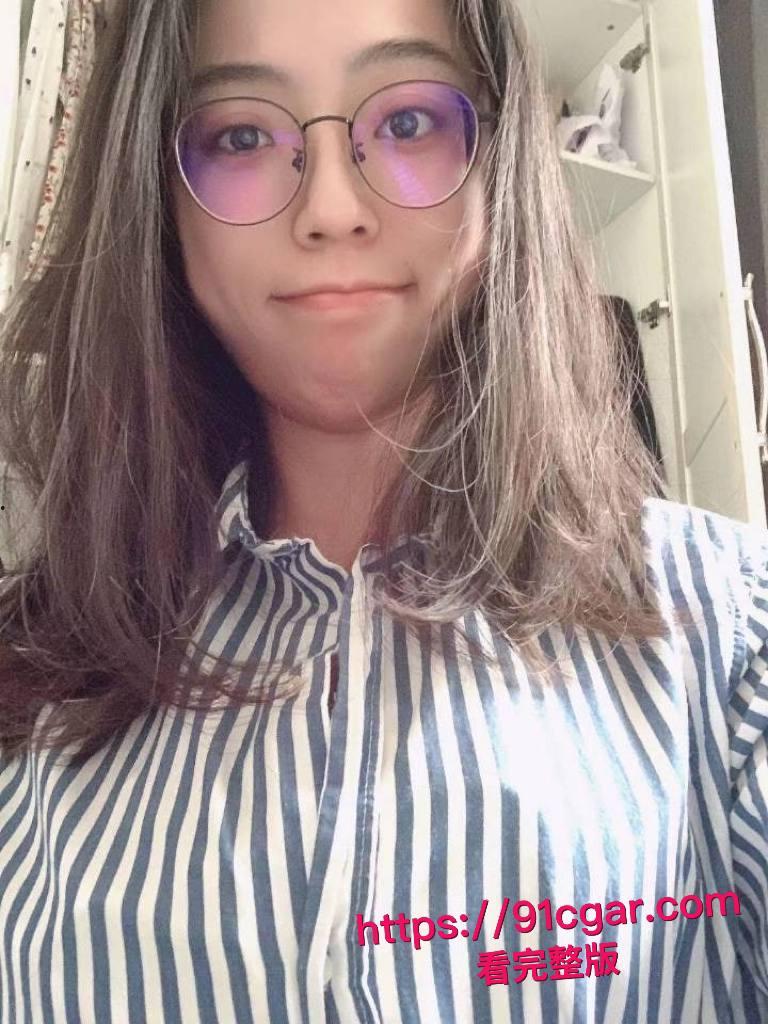 乱伦大神爱穿丝袜的骚妈 后爹在楼下麻将 妈妈在楼上被我插大肥屁股 极度刺激爽啊  第1张