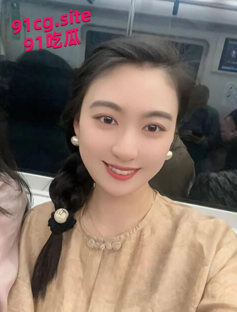 云南医院医生陈萍萍疑似为上位献身上司，粉色内裤后入视频流出，现在的医生行业都这么卷了吗、  第3张