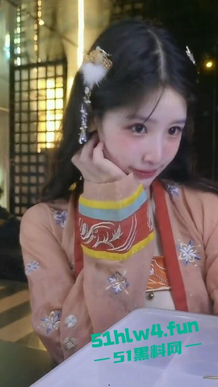 推特【橙子喵酱】竟然在抖音开播,上岸了还是借此收割大哥呢,来回忆一下女神的白虎嫩穴吧。 第2张 推特【橙子喵酱】竟然在抖音开播,上岸了还是借此收割大哥呢,来回忆一下女神的白虎嫩穴吧。 第2张