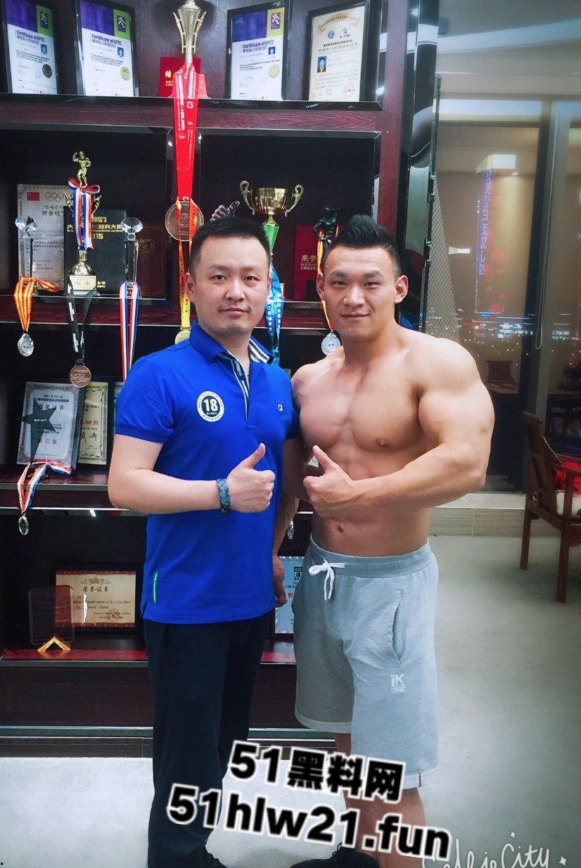 健美冠军【武涛】性爱视频流出,怼脸实拍实锤本人,这么大的肌肉一般女人还真受不了! 第7张 健美冠军【武涛】性爱视频流出,怼脸实拍实锤本人,这么大的肌肉一般女人还真受不了! 第7张