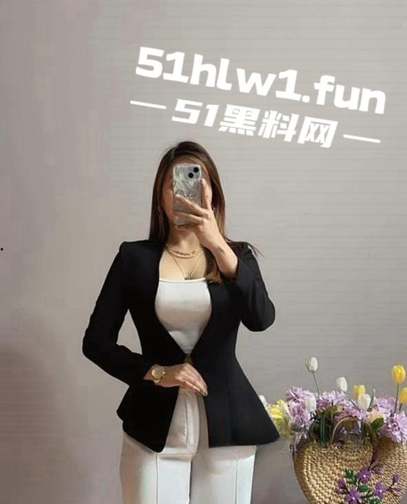 震惊大瓜!北京招商银行高管【廖飞】因欠债危机直接实名下海做鸡,职业白领傍上司还欲求不满发展性趣爱好。 第11张 震惊大瓜!北京招商银行高管【廖飞】因欠债危机直接实名下海做鸡,职业白领傍上司还欲求不满发展性趣爱好。 第11张