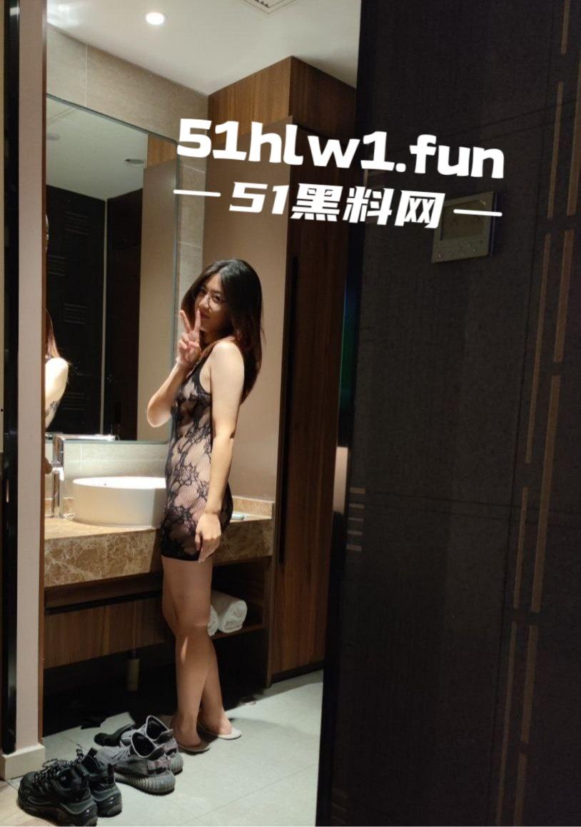 网友投稿高颜值反差眼镜妹,戴眼镜是御姐,穿黑丝成少妇,做爱表情直接封神! 第6张 网友投稿高颜值反差眼镜妹,戴眼镜是御姐,穿黑丝成少妇,做爱表情直接封神! 第6张