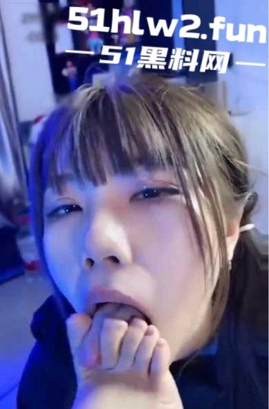 女虐女SM片段精选,下贱女的生活,三女M被女主人虐成狗,舔脚喝尿扇耳光吞口水,女人何必为难女人? 第1张 女虐女SM片段精选,下贱女的生活,三女M被女主人虐成狗,舔脚喝尿扇耳光吞口水,女人何必为难女人? 第1张