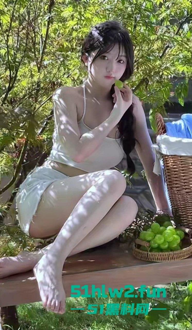 抖音280W粉甜美嫩妹【天降之雯】明星颜值模特身材全裸自慰，坚挺美乳神秘小穴爸爸们快来。  第5张