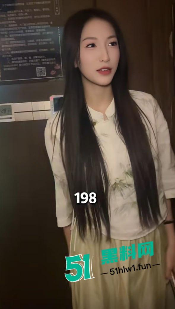 抖音新娘技师【莉莉安】被爆足疗房骚操作,千里跋涉挨操后入服务一条龙,大神千里扑来连干三晚直呼上头! 第4张 抖音新娘技师【莉莉安】被爆足疗房骚操作,千里跋涉挨操后入服务一条龙,大神千里扑来连干三晚直呼上头! 第4张