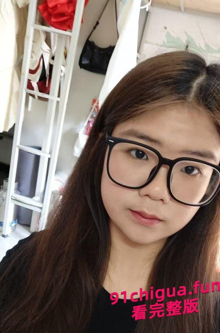 洛阳师范学院 王钦辉 肥臀眼镜骚母狗 被绿帽男友带出去群交约炮 第1张 洛阳师范学院 王钦辉 肥臀眼镜骚母狗 被绿帽男友带出去群交约炮 第1张