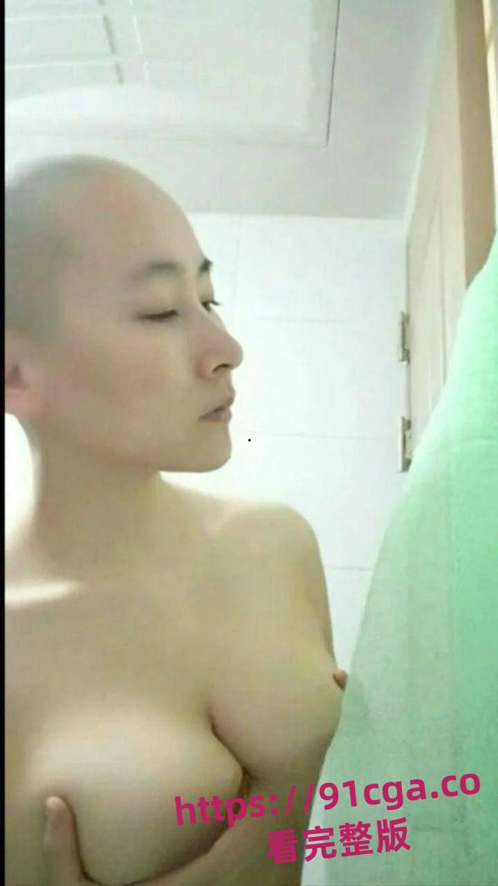 光头尼姑也有性需求 一字马插入 功夫实在了得！  第3张