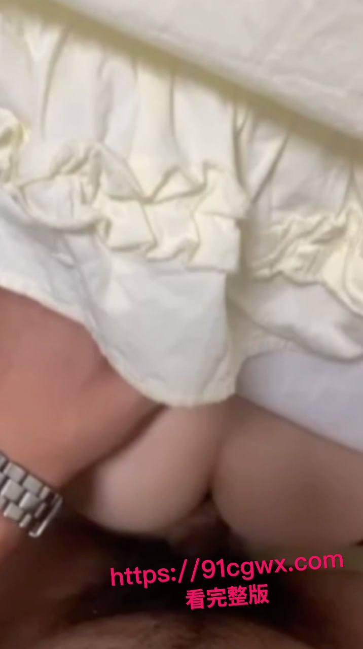 吴萌私密视频泄露!娇小身材大胸反差,嫩滑肌肤让人血脉喷张! 第9张 吴萌私密视频泄露!娇小身材大胸反差,嫩滑肌肤让人血脉喷张! 第9张