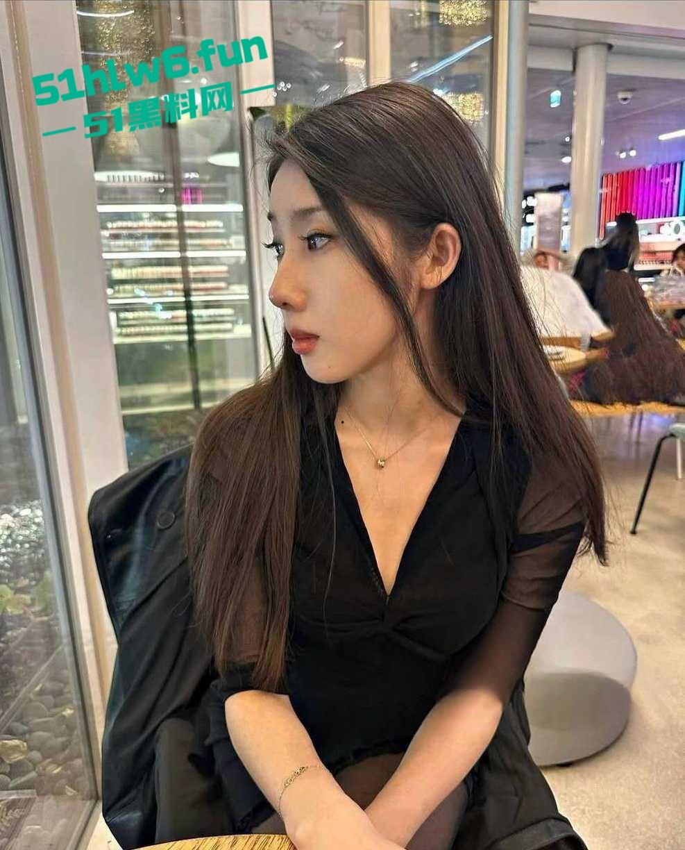 巴黎美女留学生竟下海当外围，留学生母狗专门录视频介绍自己专门服务洋屌，被爆不雅视频。  第3张