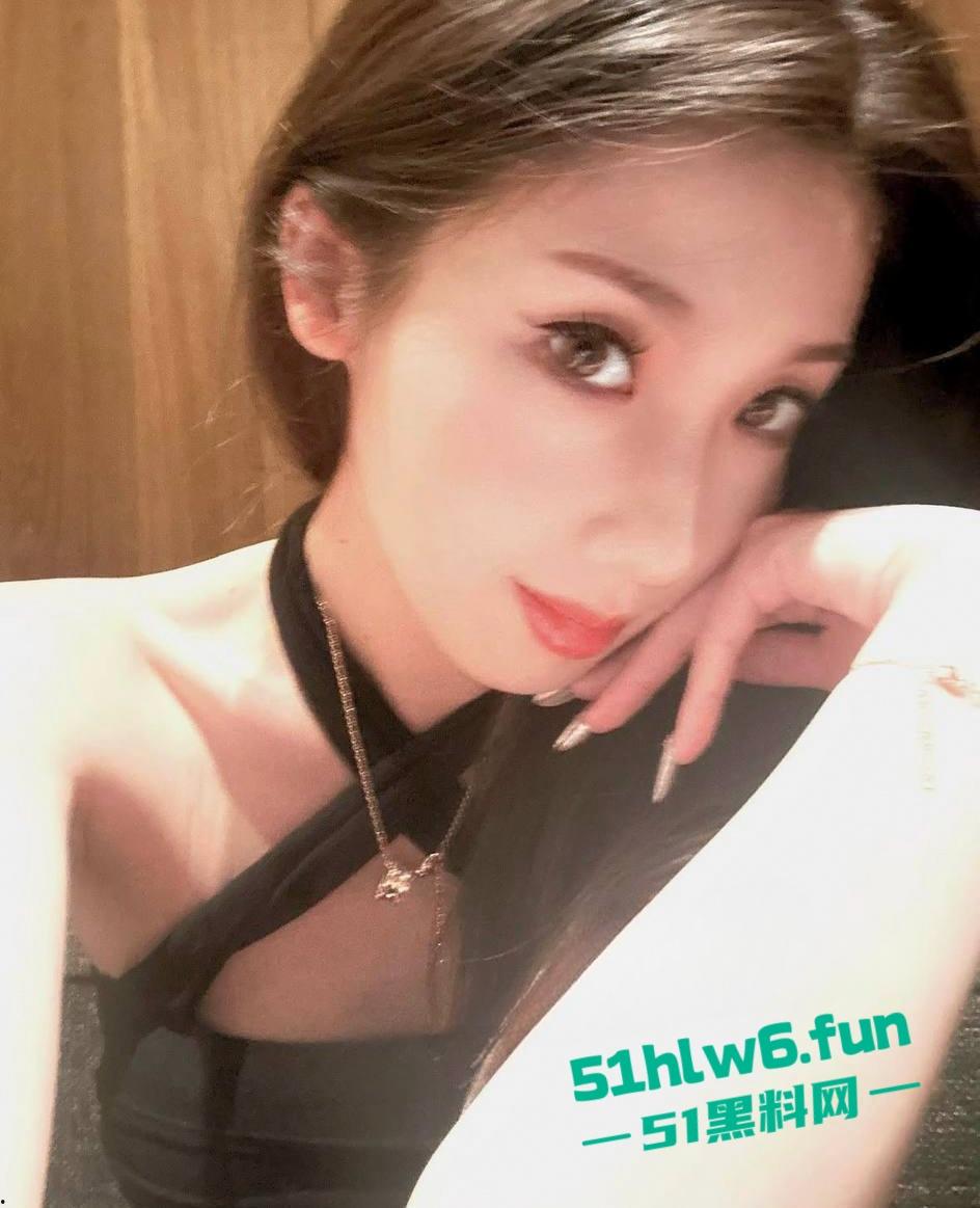 巴黎美女留学生竟下海当外围，留学生母狗专门录视频介绍自己专门服务洋屌，被爆不雅视频。  第4张