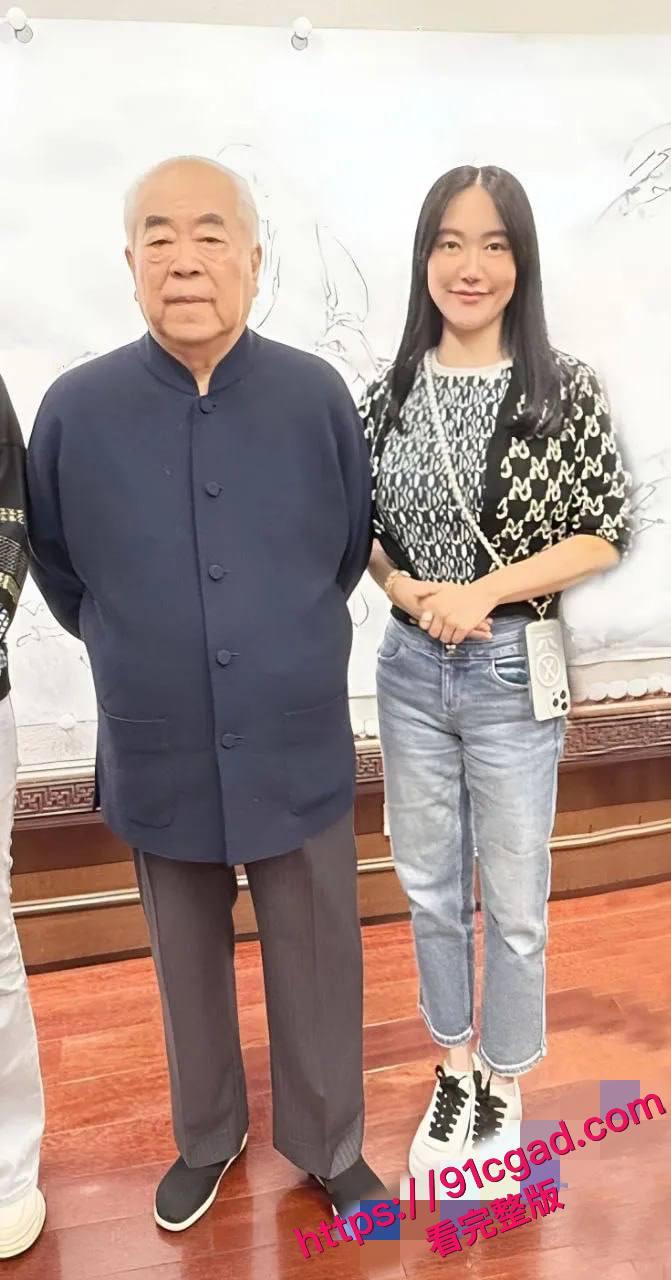 书法界泰斗范曾小50岁娇妻徐萌出轨,伙同多名情夫挪走数十亿书画藏品 第7张 书法界泰斗范曾小50岁娇妻徐萌出轨,伙同多名情夫挪走数十亿书画藏品 第7张