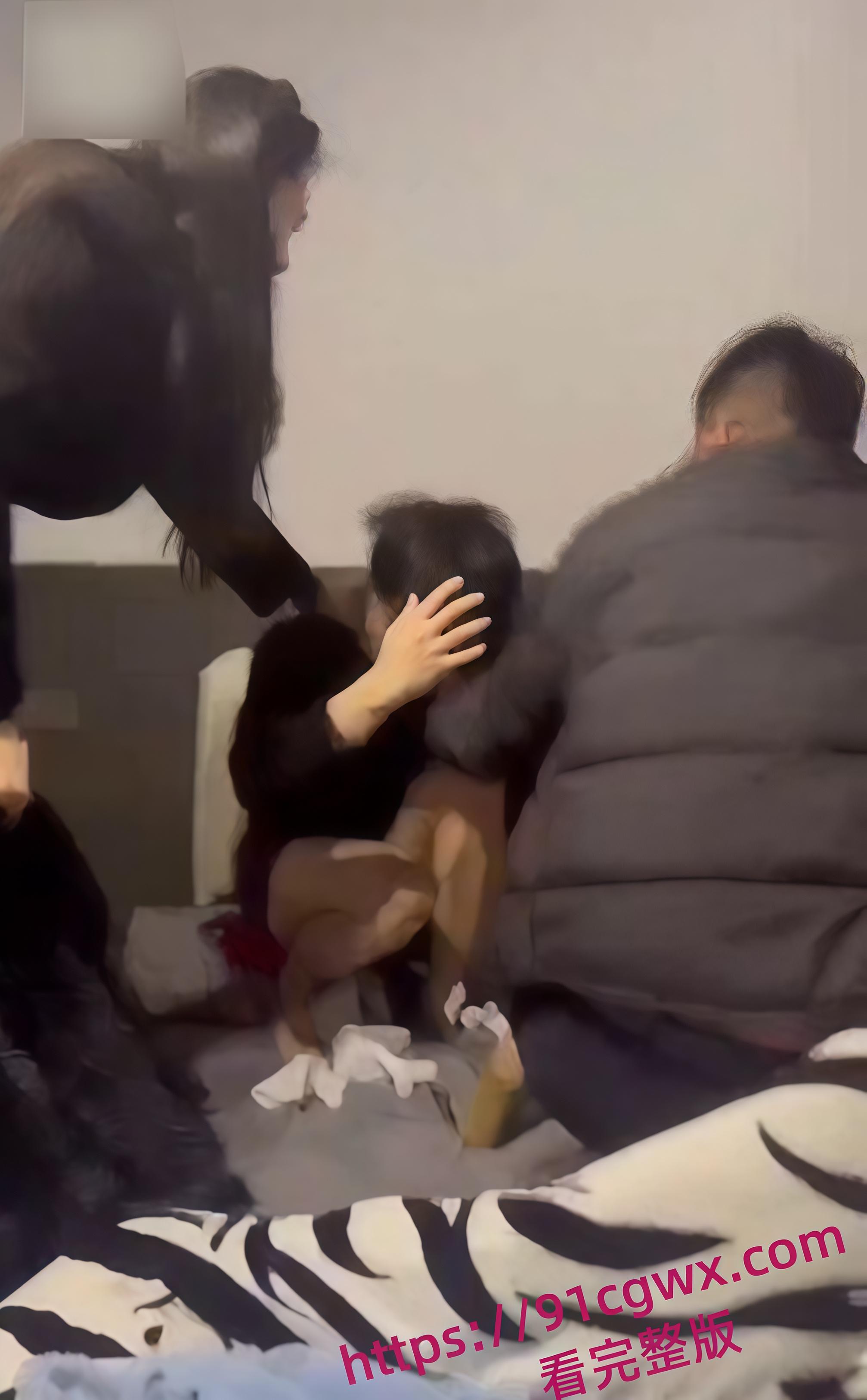 温州龙港人妻神探附体联手正夫现场抓奸 狗男女床上被揍得怀疑人生 场面混乱程度堪比三战 第1张 温州龙港人妻神探附体联手正夫现场抓奸 狗男女床上被揍得怀疑人生 场面混乱程度堪比三战 第1张