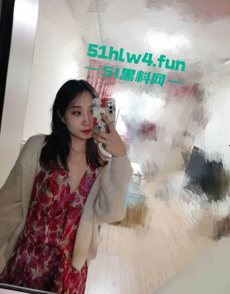 顶级身材御姐人妻【王诗玉】万达轻奢专柜柜姐,身材高挑巨乳翘臀背着老公约炮被发现果断将骚逼曝光。 第2张 顶级身材御姐人妻【王诗玉】万达轻奢专柜柜姐,身材高挑巨乳翘臀背着老公约炮被发现果断将骚逼曝光。 第2张