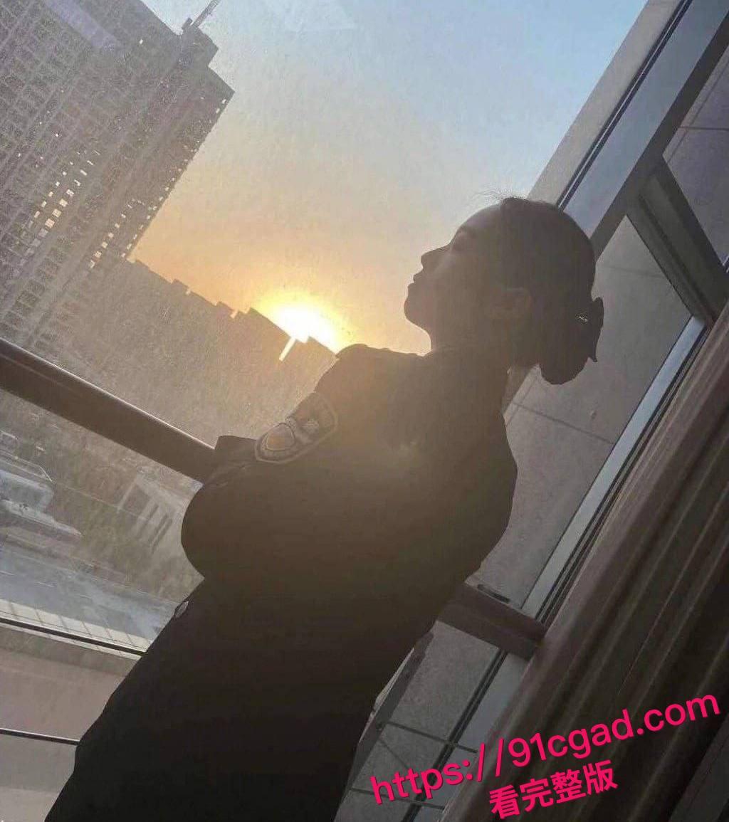 北京绝美警花退政从商，惨遭商业对手曝光性爱视频！  第2张