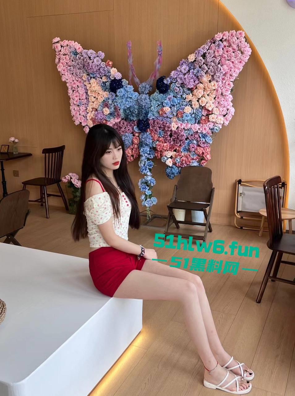 青岛反差母狗【刘子萱】175cm的极品炮架子,逆天大长腿极致性感小骚逼被男友操黑后还被曝光。 第1张 青岛反差母狗【刘子萱】175cm的极品炮架子,逆天大长腿极致性感小骚逼被男友操黑后还被曝光。 第1张