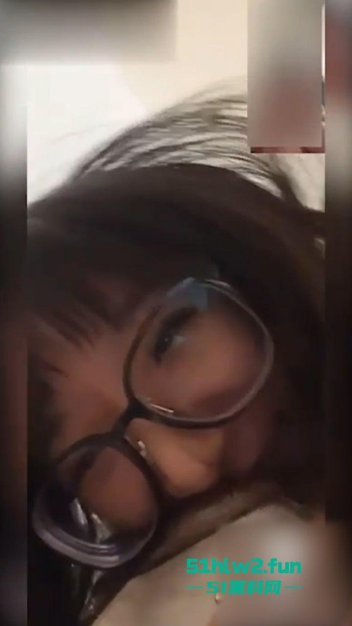 上海某国企职工【张舒涵】傍上公司上司想上位,还参与玩多人被男友发现后果断曝光! 第1张 上海某国企职工【张舒涵】傍上公司上司想上位,还参与玩多人被男友发现后果断曝光! 第1张