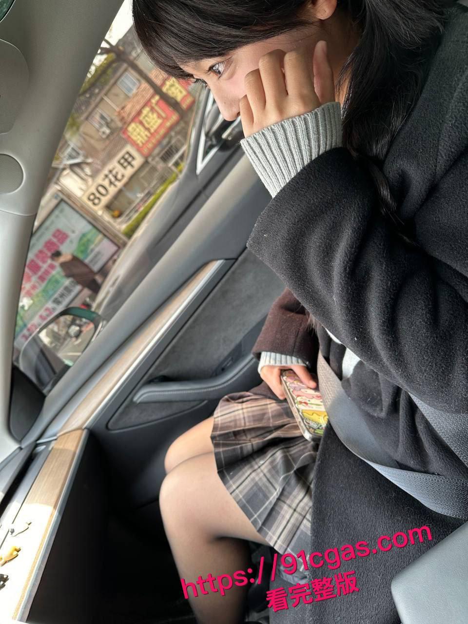 这个就叫做母狗是怎么炼成的吗 哈哈哈为了满足母狗群P  第1张