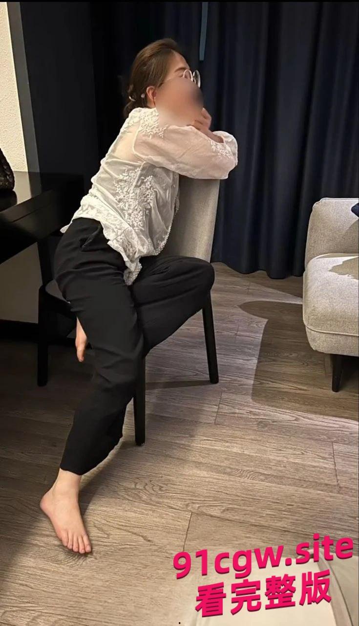 淫妻大神宇宙的琴弦,娇妻和调酒师单男3P! 第5张 淫妻大神宇宙的琴弦,娇妻和调酒师单男3P! 第5张