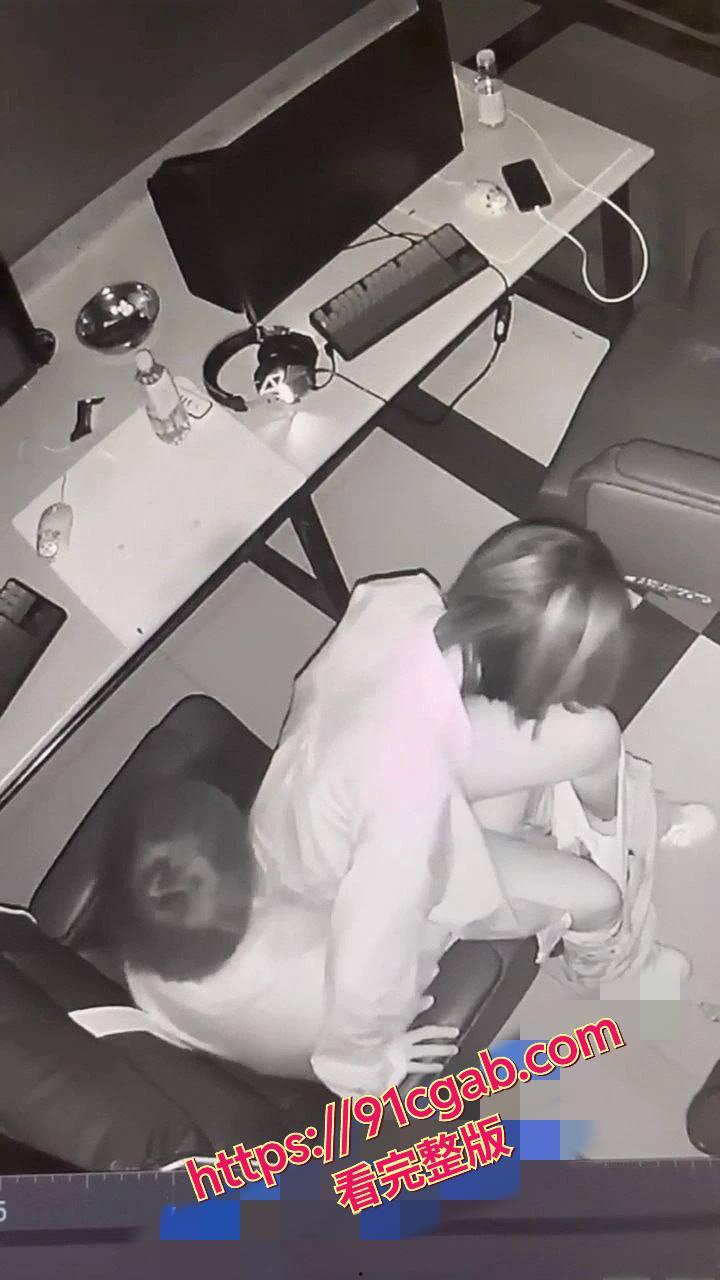 河北武安饥渴小情侣 包厢内沉浸式造人运动被监控拍下全过程 ！ #河北武安包厢事件  第5张