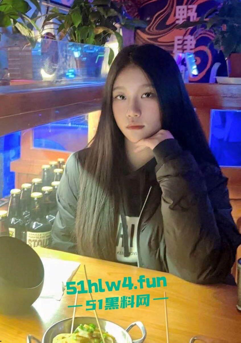 抖音同城撩骚,认识的反差学生妹【周雨婷】御姐身材嫩妹女神,被大叔调教成母狗性爱自拍流出。 第1张 抖音同城撩骚,认识的反差学生妹【周雨婷】御姐身材嫩妹女神,被大叔调教成母狗性爱自拍流出。 第1张