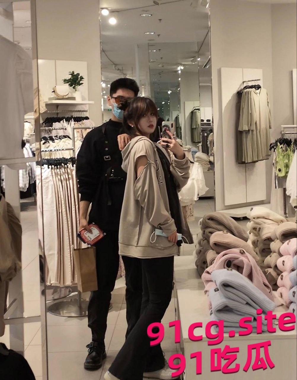 山东服装职业学院为爱冲锋的勇士 疑似女友王佳颖私密视频流出  第3张