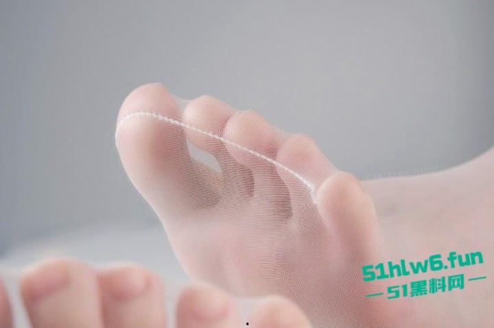 软擦边足模网红【芝士好椰】翻车被合伙人曝光是个人妖，兄弟们可以去洗眼睛了。  第6张