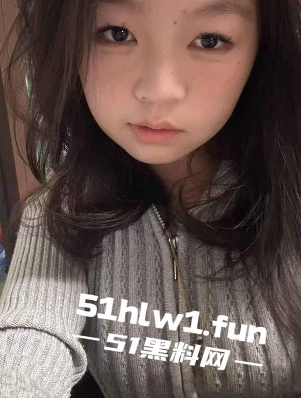 山东滨州博兴三中学生妹【于翰然】SM现场视频为了追求极致体验屁股都被大叔给打烂流血了 第3张 山东滨州博兴三中学生妹【于翰然】SM现场视频为了追求极致体验屁股都被大叔给打烂流血了 第3张