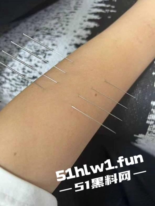 山东滨州博兴三中学生妹【于翰然】SM现场视频为了追求极致体验屁股都被大叔给打烂流血了 第4张 山东滨州博兴三中学生妹【于翰然】SM现场视频为了追求极致体验屁股都被大叔给打烂流血了 第4张