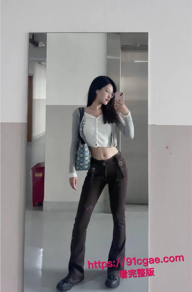 上海浦东富二代包养高级外围女神，高冷女王床上调教臣服，翘臀射精福利全曝光！  第2张