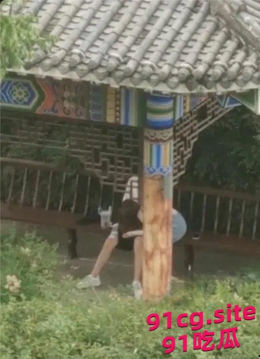 陕西理工校园情侣户外画面疯传 40秒视频记录两人激情时刻  第1张