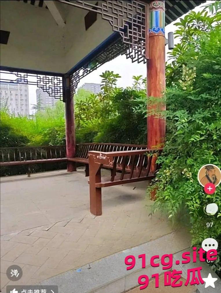 陕西理工校园情侣户外画面疯传 40秒视频记录两人激情时刻  第7张